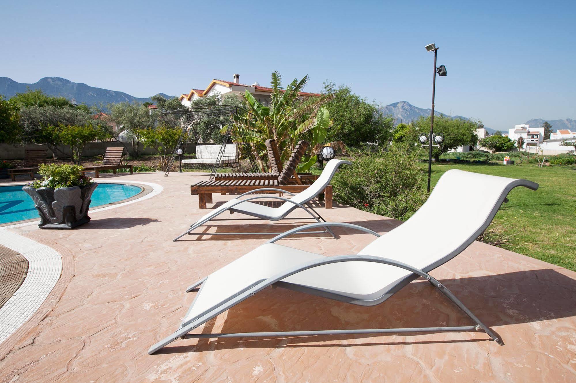 Meryem'S Hotel Agios Epiktitos Bagian luar foto